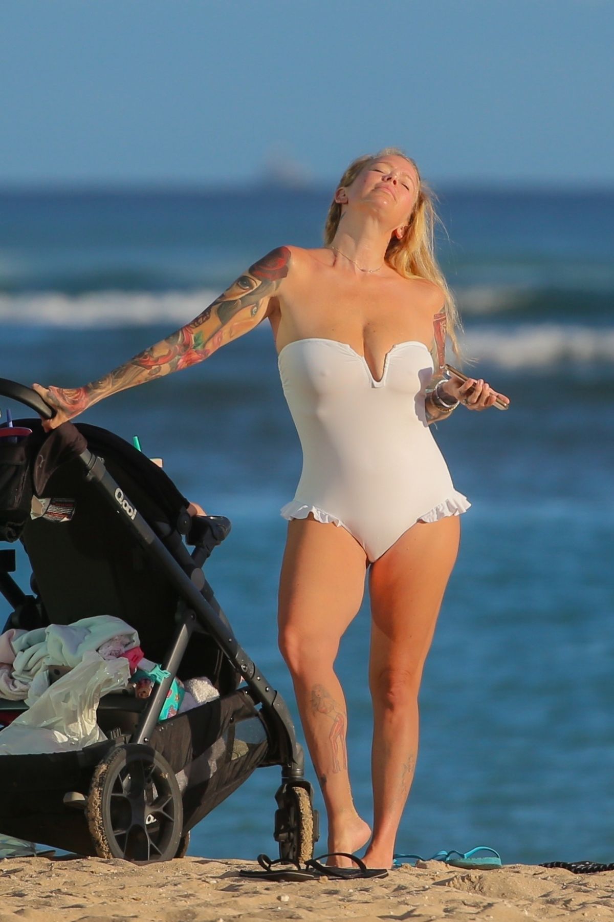 Jenna Jameson In Swimsuit On The Beach In Hawaii Hawtcelebs