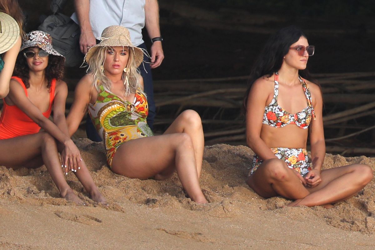Katy Perry In Swimsuit On The Set Of Her New Music Video At A Beach In Hawaii 07012019 