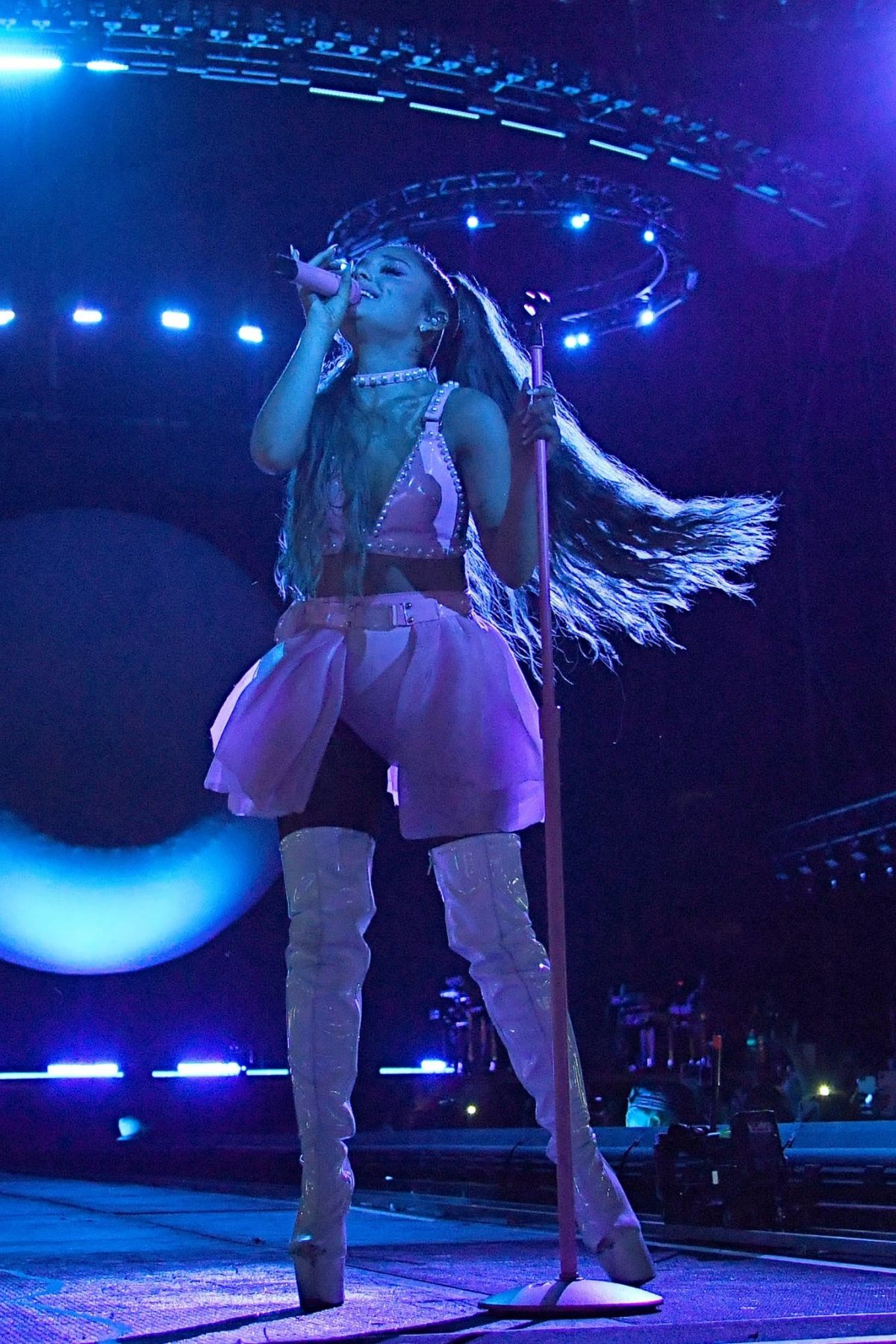 ARIANA GRANDE Performs at Final Night of Lollapalooza in Chicago 08/04 ...