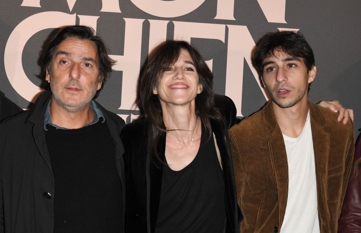 CHARLOTE GAINSBOURG at Mon Chien Stupide Premiere in Paris 10/22/2019 ...