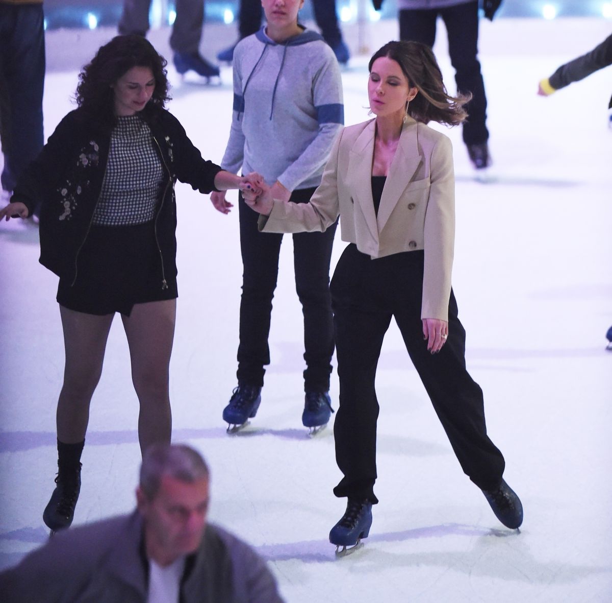 Kate Beckinsale Ice Skating In New York 10212019 Hawtcelebs 