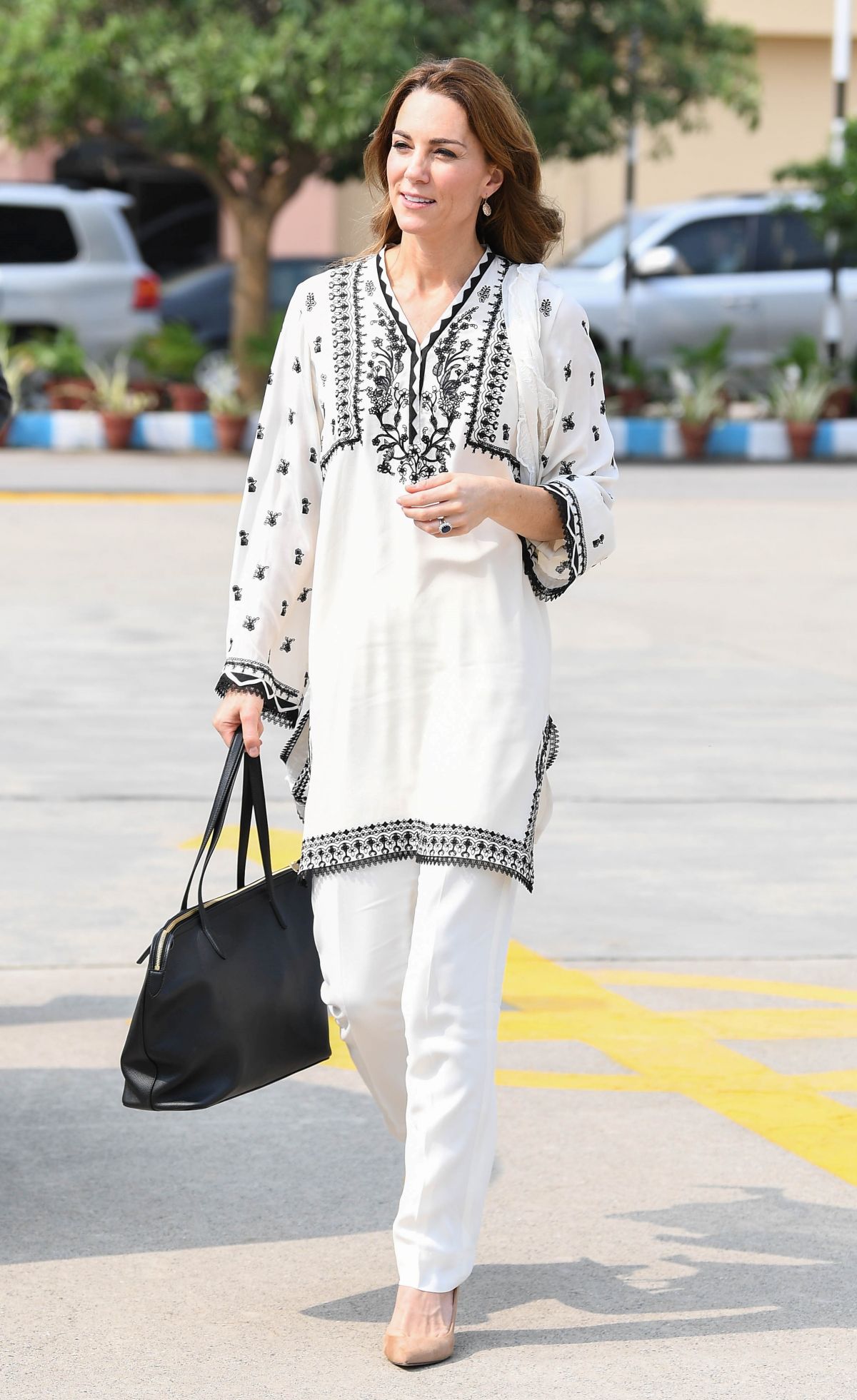 KATE MIDDLETON Arrives at Lahore Airport 10/18/2019 – HawtCelebs