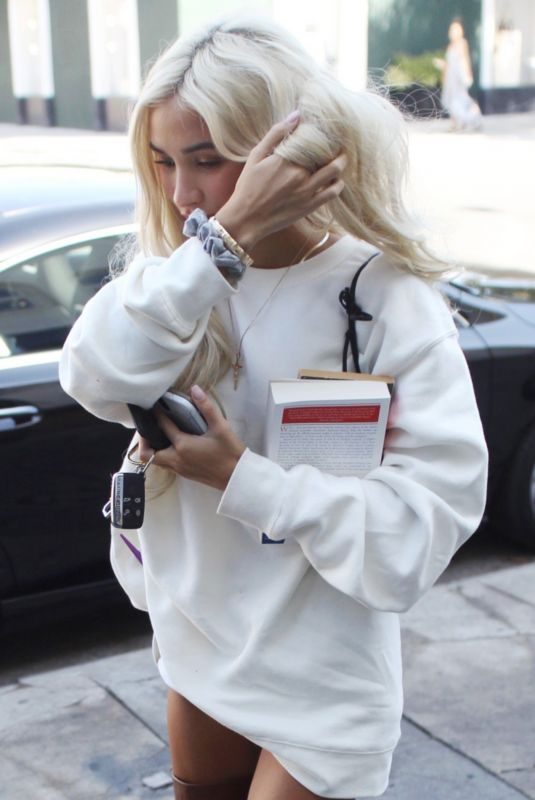 PIA MIA PEREZ Out Shopping on Melrose Place in West Hollywood 10/08/2019