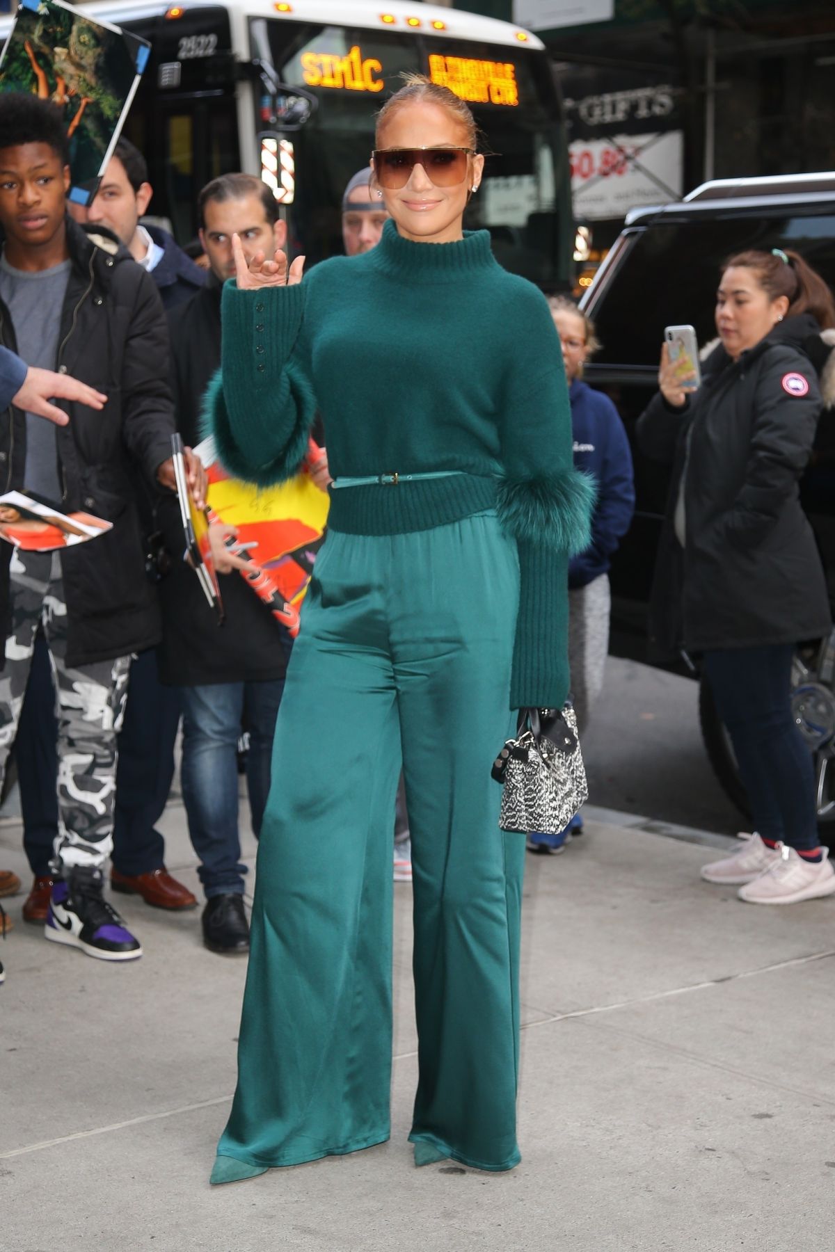JENNIFER LOPEZ Out and About in New York 11/11/2019 – HawtCelebs