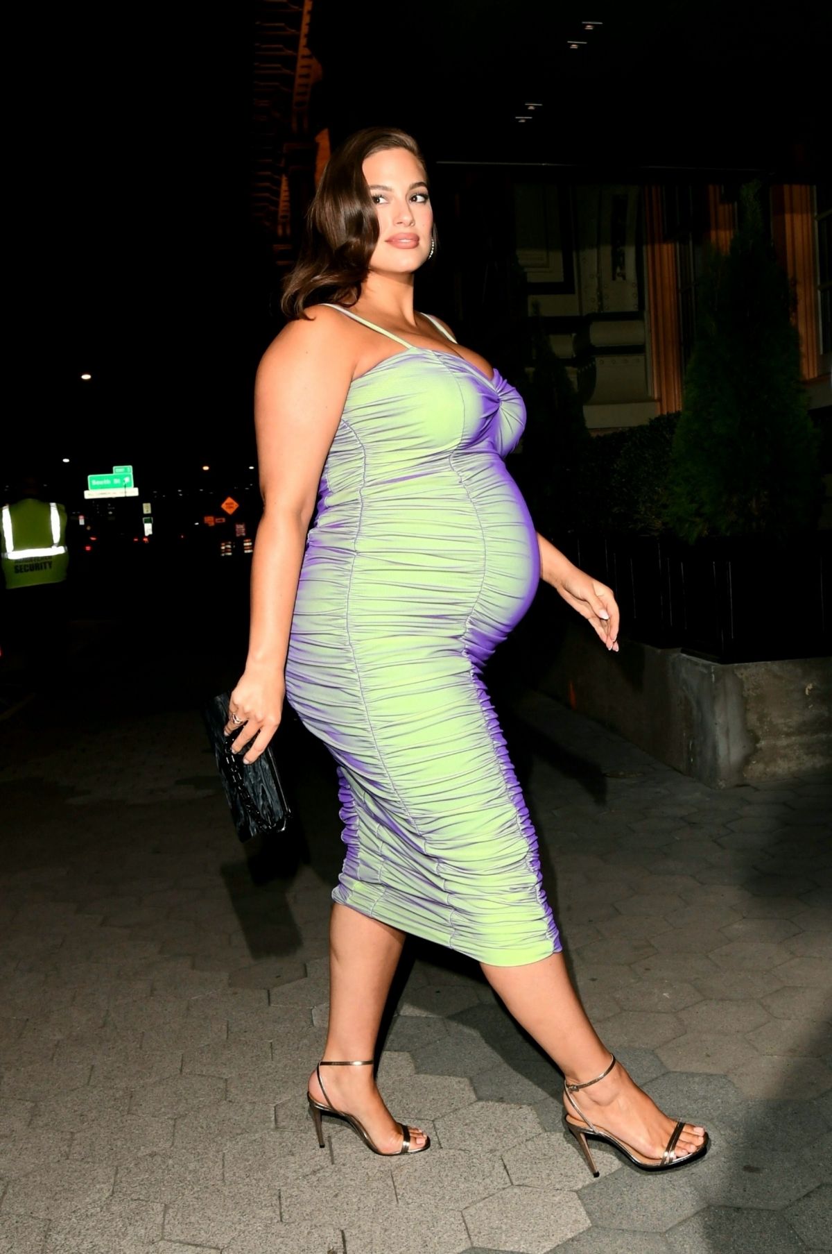 Pregnant Ashley Graham Arrives At Cfda And Vogue Fashion Fund Awards In 7675