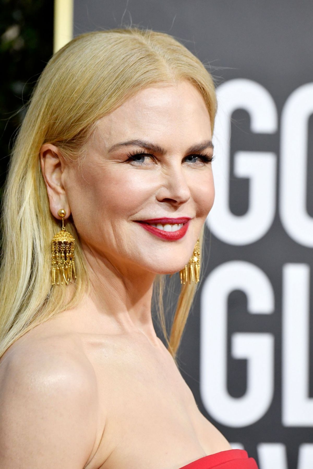 NICOLE KIDMAN at 77th Annual Golden Globe Awards in Beverly Hills 01/05