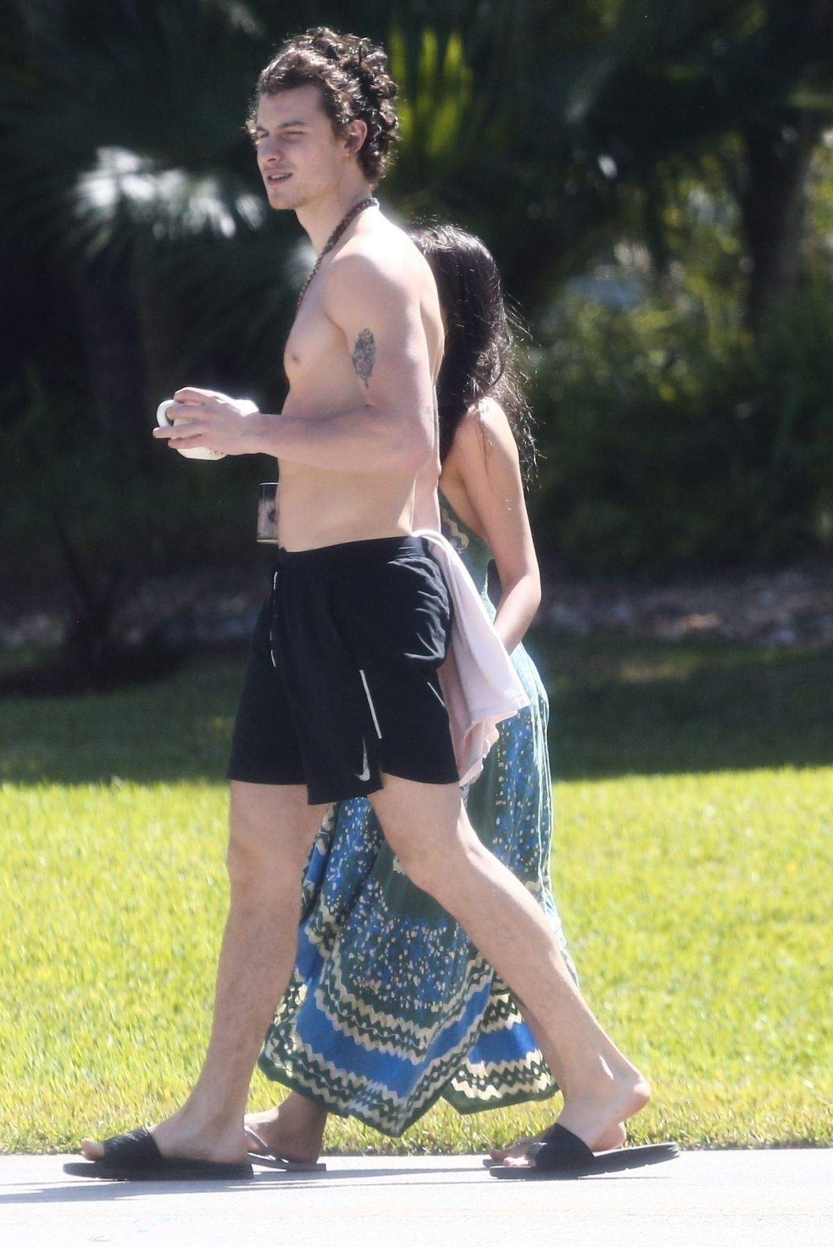 Camila Cabello And Shawn Mendes Out Kissing In Miami 03 21 2020 Hawtcelebs