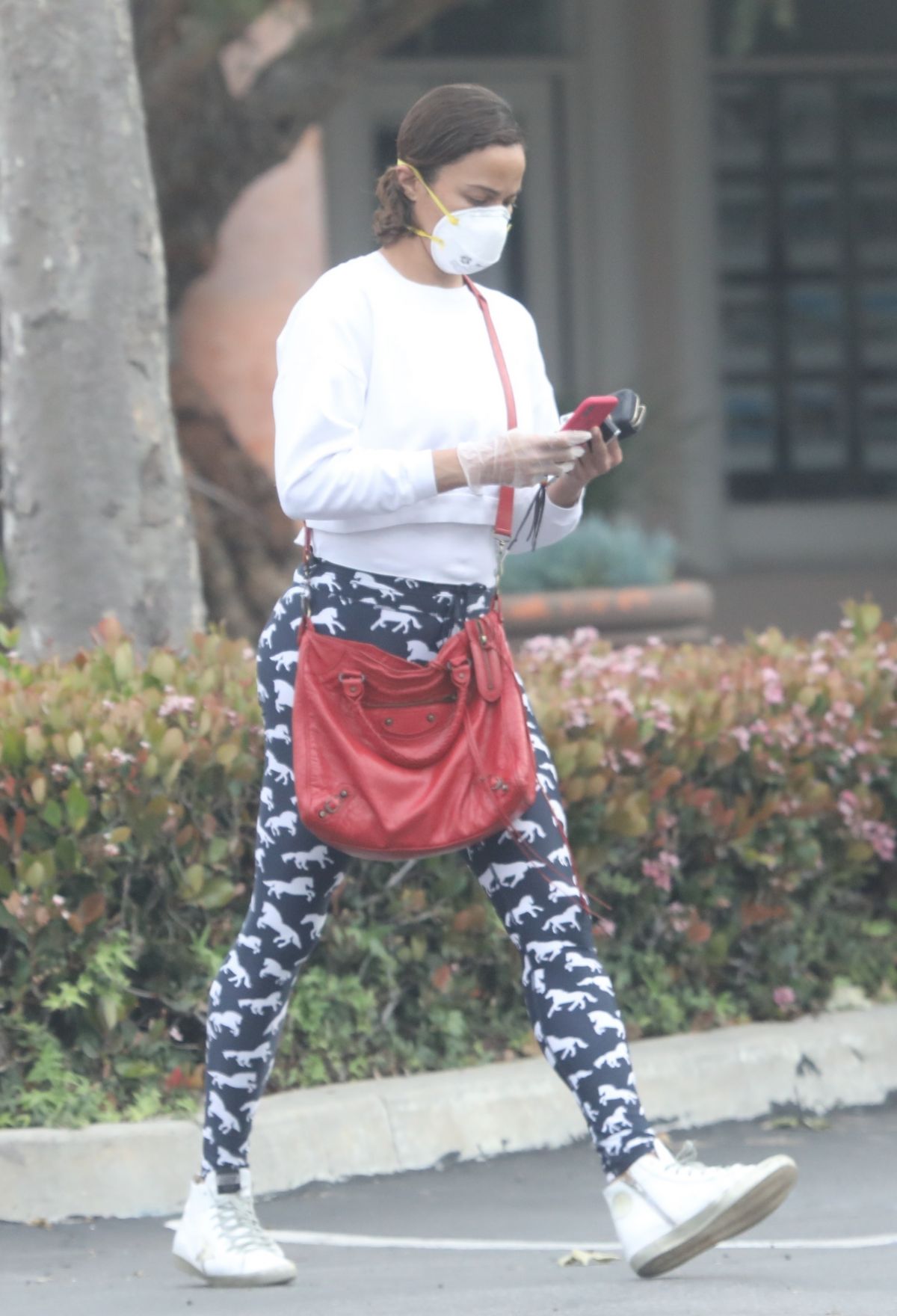PAULA PATTON Wearing Mask and Gloves at ATM in Malibu 04/16/2020 ...