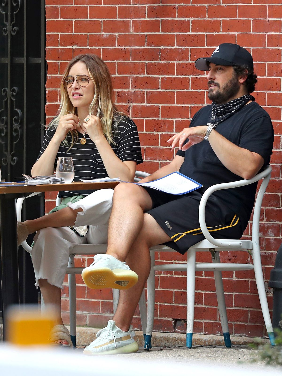 JENNY MOLLEN And Jason Biggs At A Cafe In New York HawtCelebs