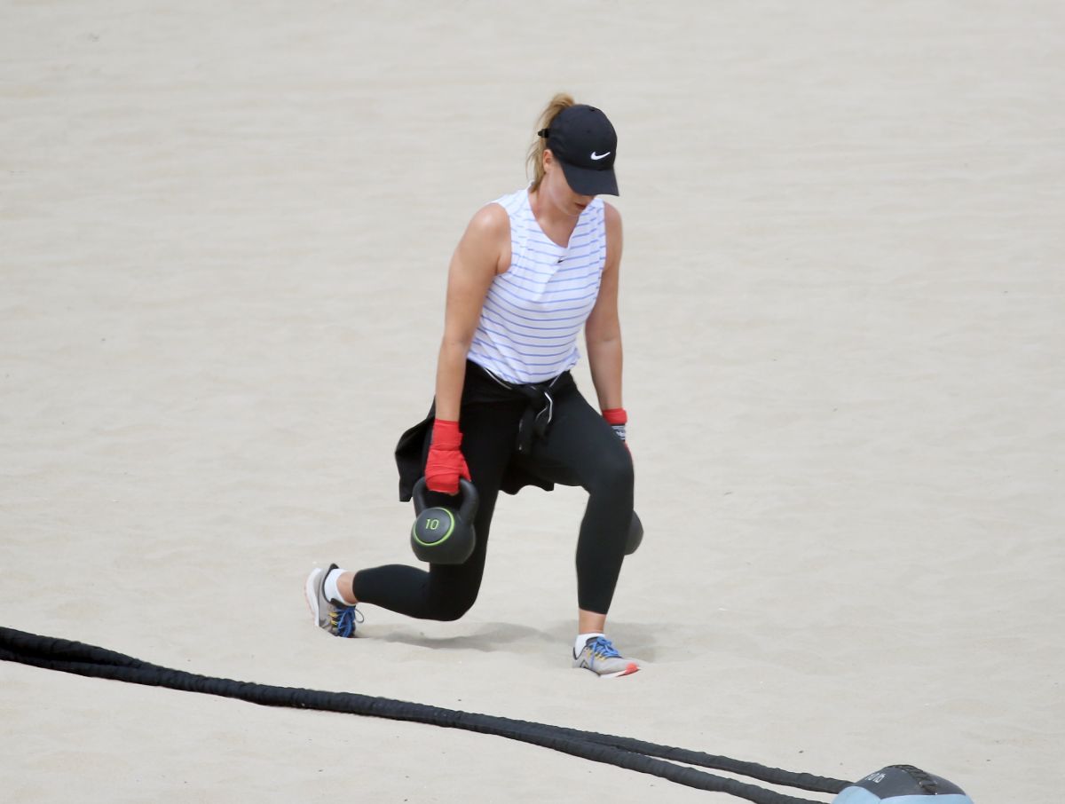 Maria Sharapova Workout At A Beach In Los Angeles 07292020 Hawtcelebs 