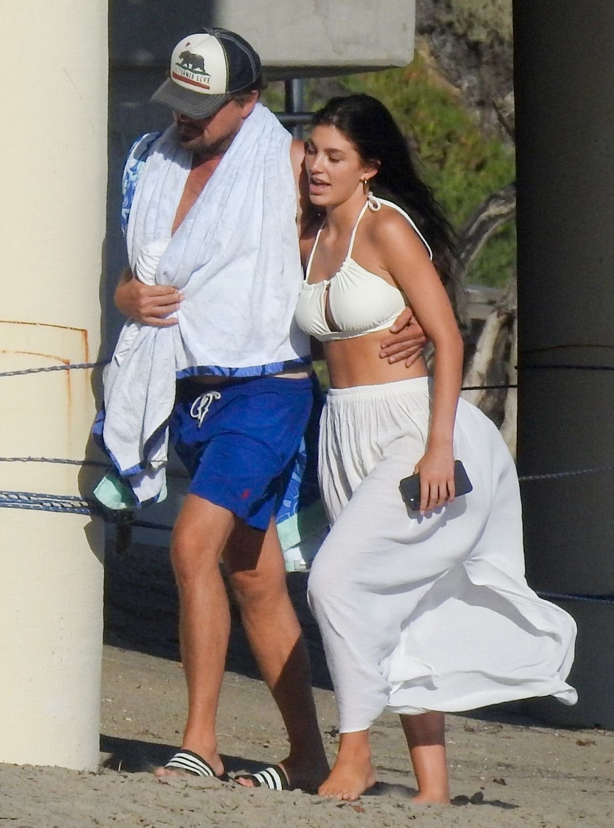 Camila Morrone And Leonardo Dicaprio Out On The Beach In Malibu 09082020 Hawtcelebs 