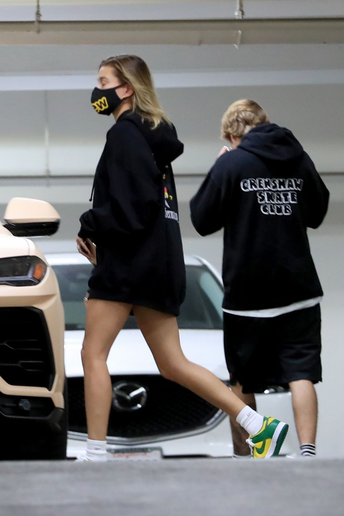 hailey-and-justin-bieber-leaves-a-chiropractor-appointment-in-beverly-hills-09-10-2020-12.jpg