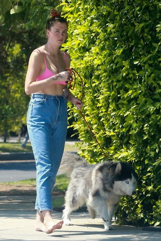 IRELAND BALDWIN Out with Her Dog in Los Angeles 09/03/2020