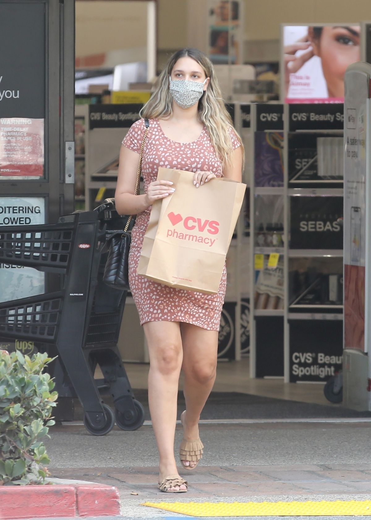 Pregnant April Love Geary Shopping At Ralphs In Malibu 09162020 Hawtcelebs 