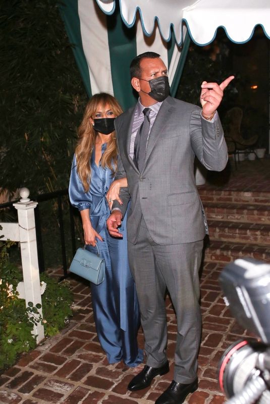 JENNIFER LOPEZ and Alex Rodriguez Out for Dinner at San Vicente Bungalows 10/13/2020