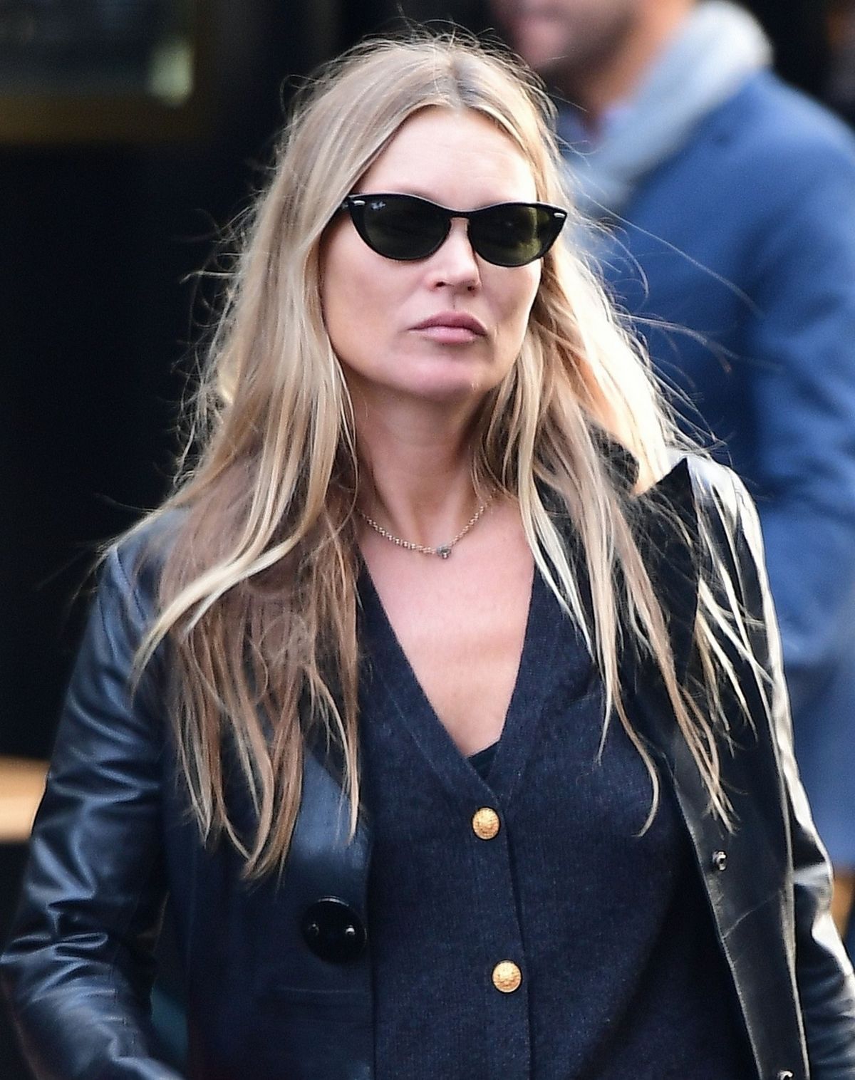 KATE MOSS Leaves a Hairdresser in London 10/01/2020 – HawtCelebs