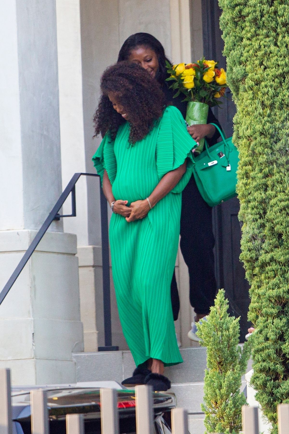 Pregnant KELLY ROWLAND Leaves Photoshoot in Brentwood 10/19/2020 ...