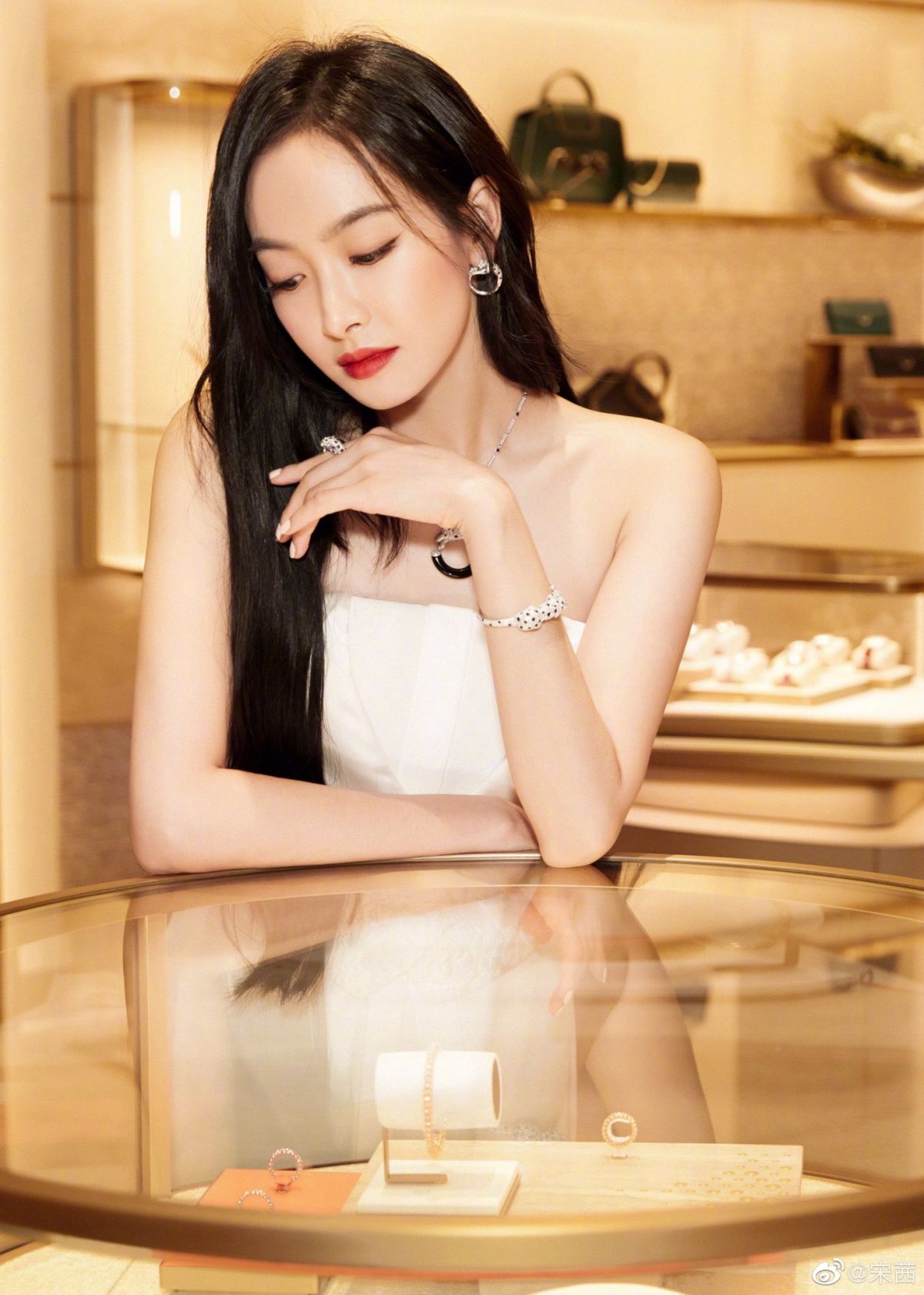 VICTORIA SONG at a Cartier Store 