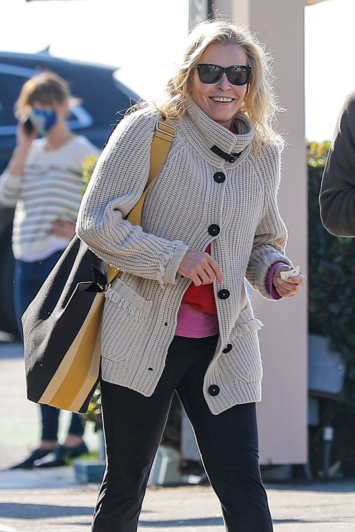 CHELSEA HANDLER Out for Lunch at Blue Plate Oysterette in ...