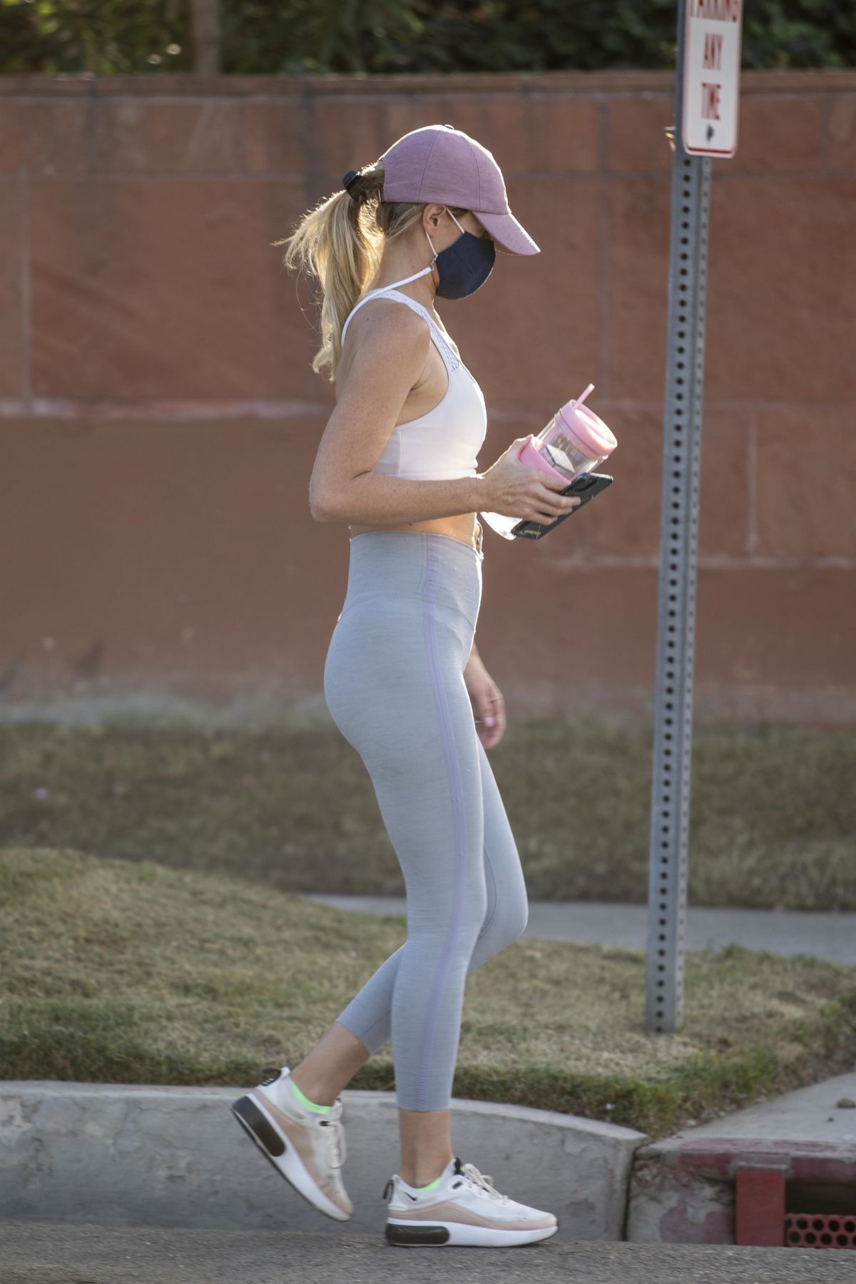 HAYLEY ROBERTS in Tights Out and About in Calabasas 11/03/2020 – HawtCelebs