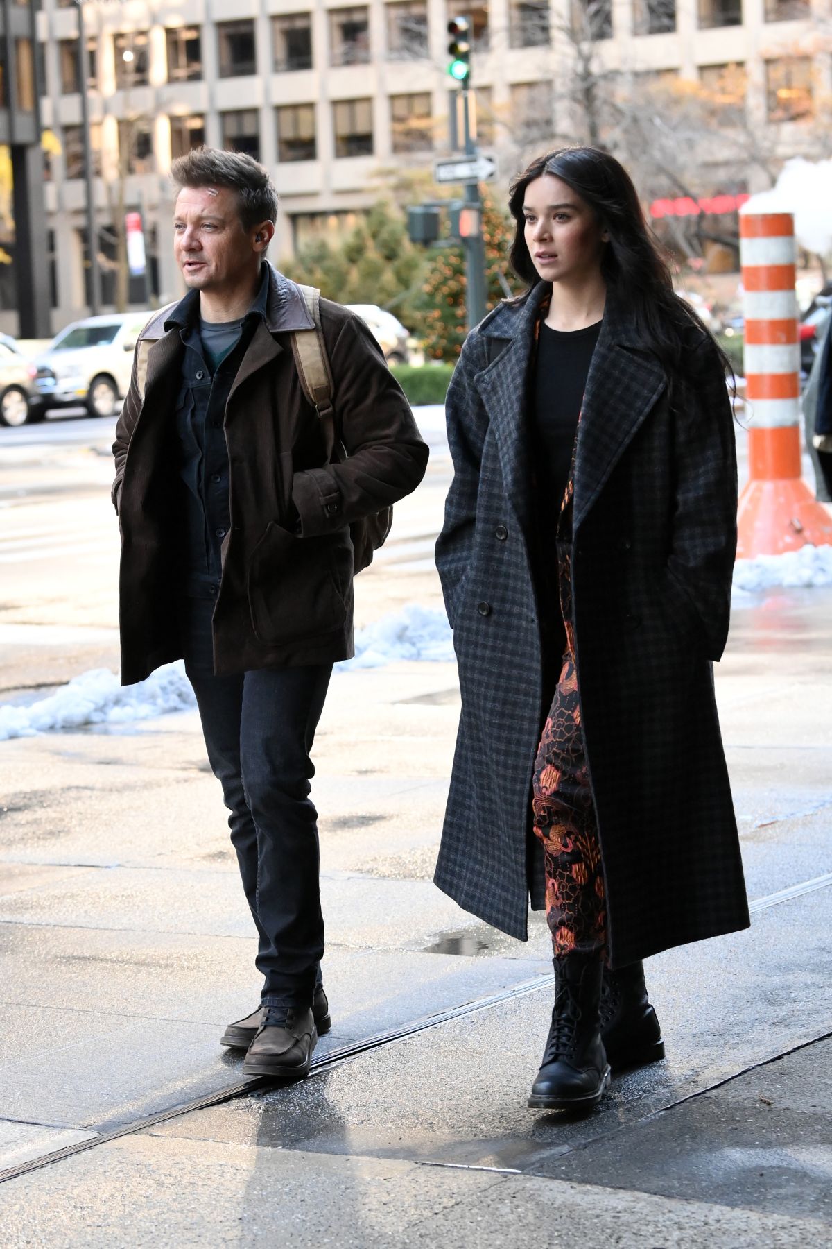Hailee Steinfeld And Jeremy Renner On The Set Of Hawkeye In New York 12