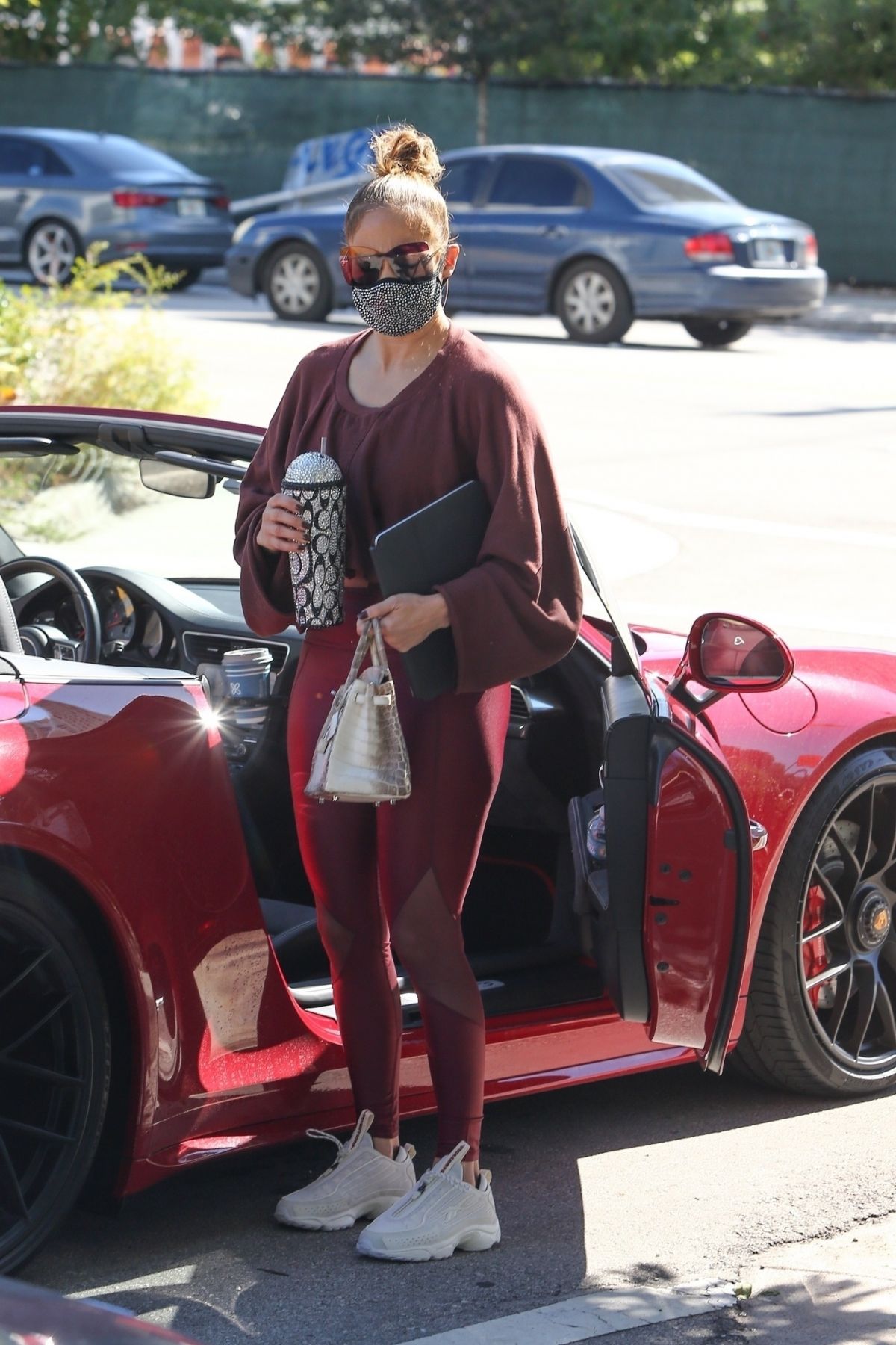 jennifer-lopez-and-alex-rodriguez-arrives-at-alex-s-new-ufc-gym-in-miami-12-13-2020-3.jpg