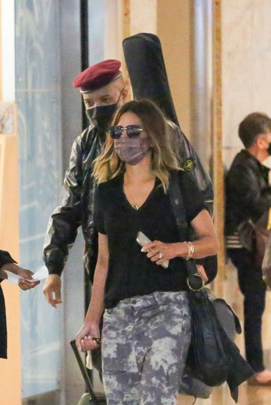 HALLE BERRY and Van Hunt at Airport in Orlando 05/07/2021