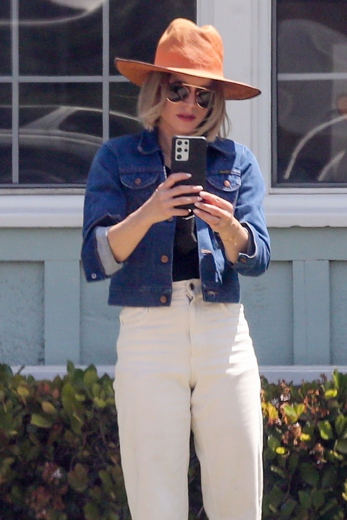Look for Less: Kristen Bell's Street Chic