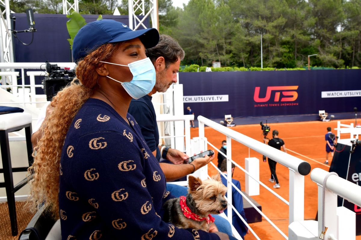 SERENA WILLIAMS at First Match of Season 2 of Ultimate ...