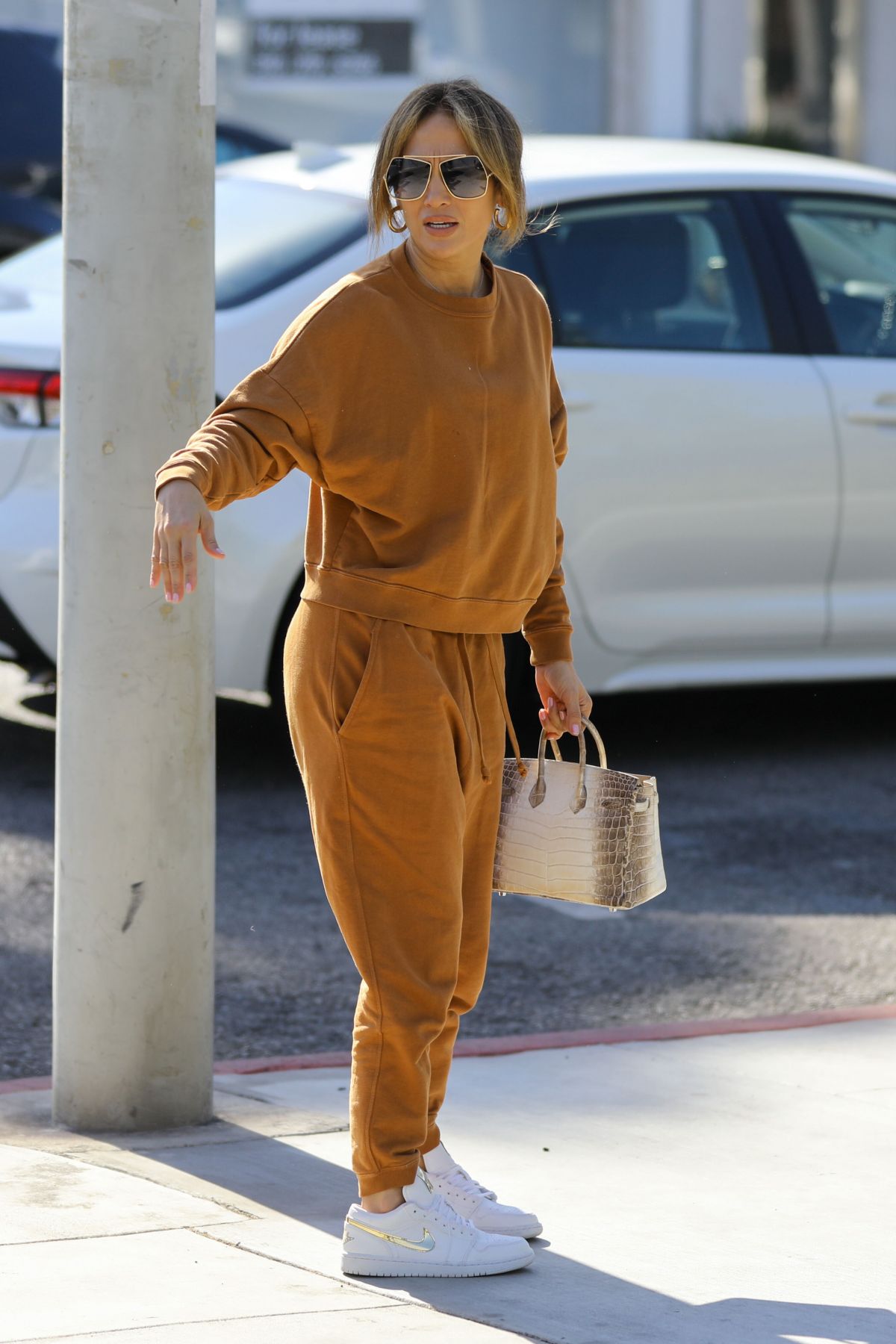 JENNIFER LOPEZ Out Shopping for Furniture and Rugs in Hollywood 06/26 ...