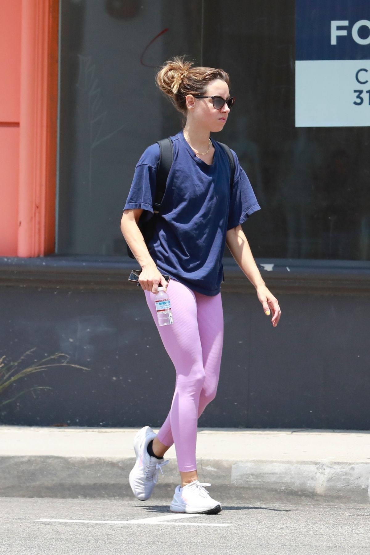 Aubrey Plaza seen arriving to the gym in Los Angeles