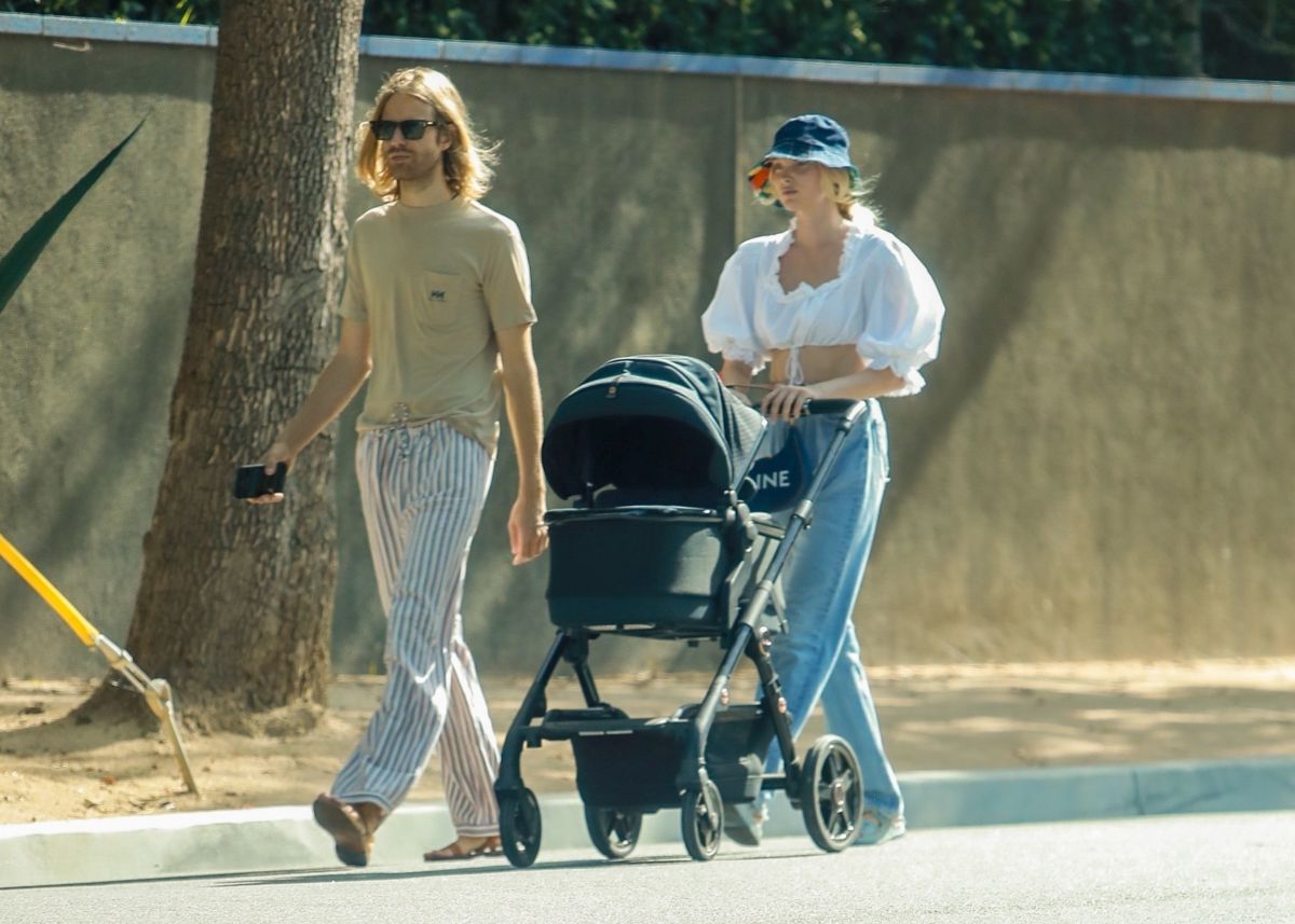 Elsa Hosk And Tom Daly Out With Their Baby In Pasadena
