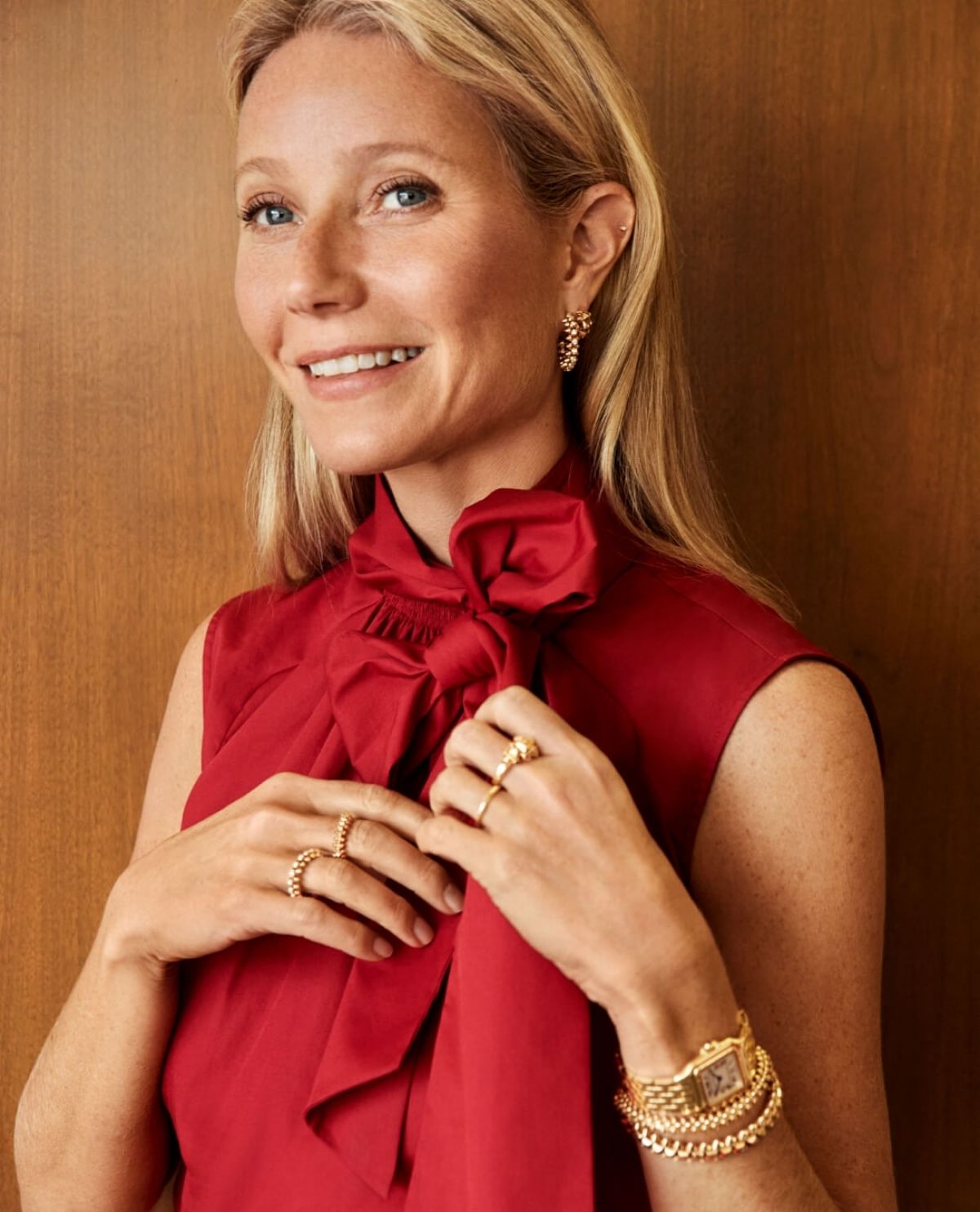 https://www.hawtcelebs.com/wp-content/uploads/2021/10/gwyneth-paltrow-for-goop-g.-label-core-collection-october-2021-18.jpg