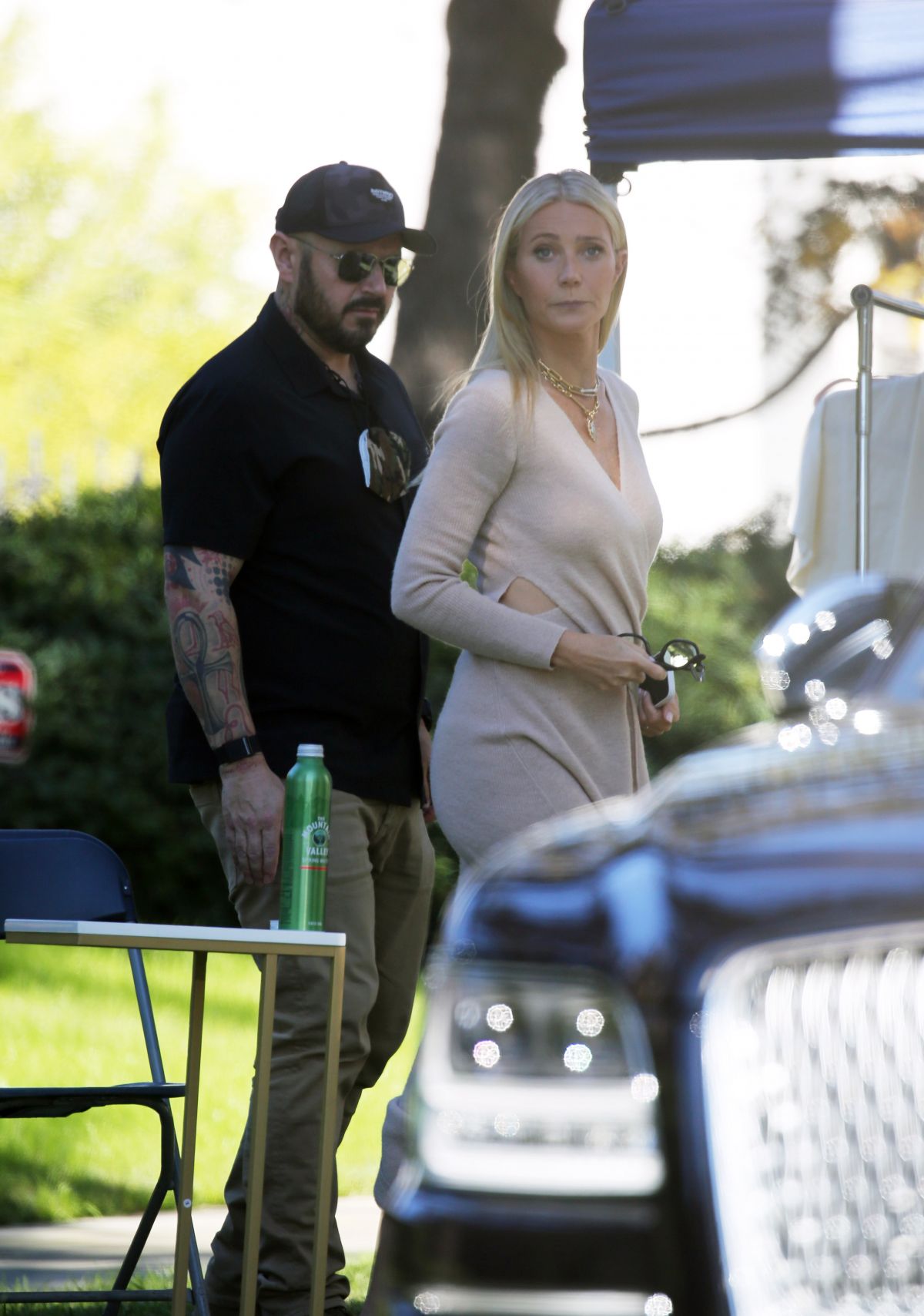 GWYNETH PALTROW Relaxing on the Set of an Uber Eats Commercial in Los  Angeles 01/11/2022 – HawtCelebs