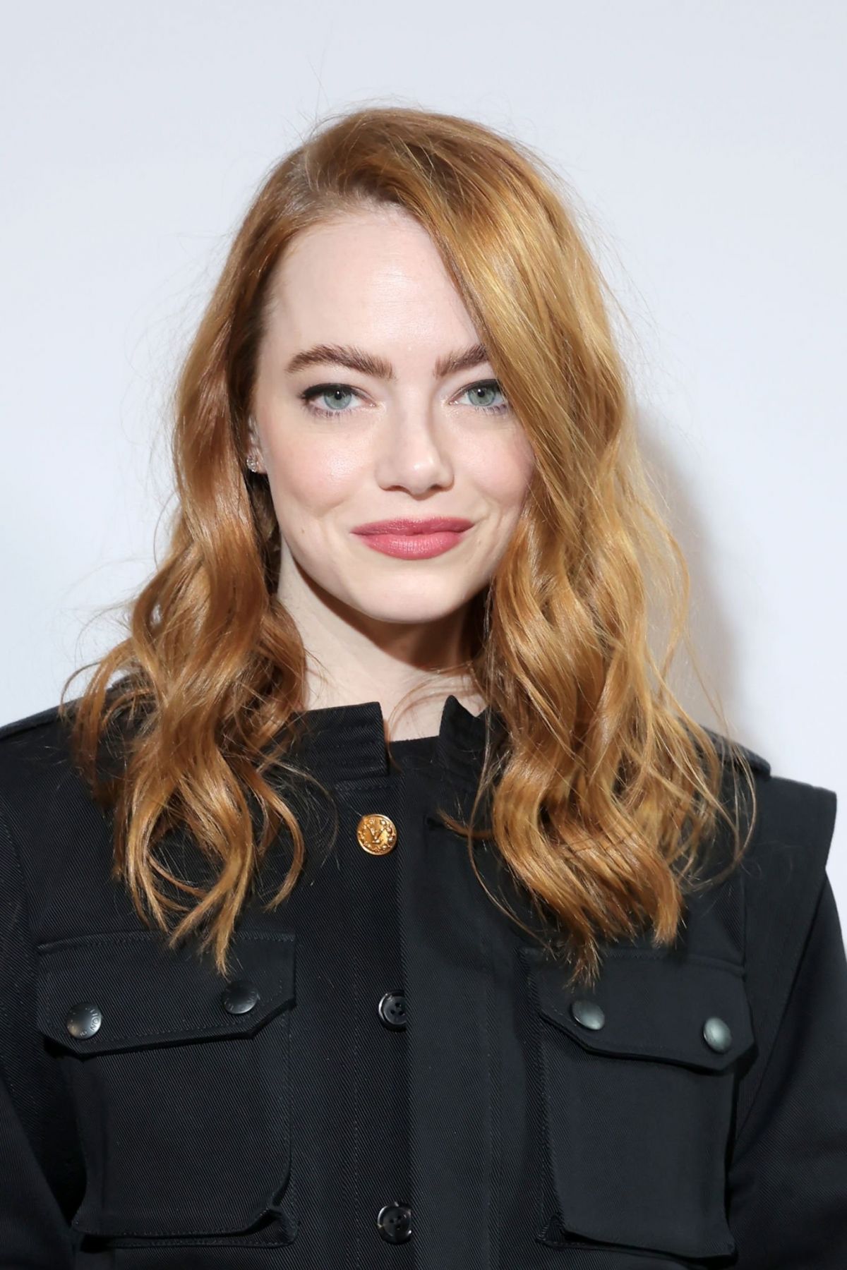 emma stone daily on X: Emma Stone attends the Louis Vuitton show as part  of the Paris Fashion Week #LVFW18  / X