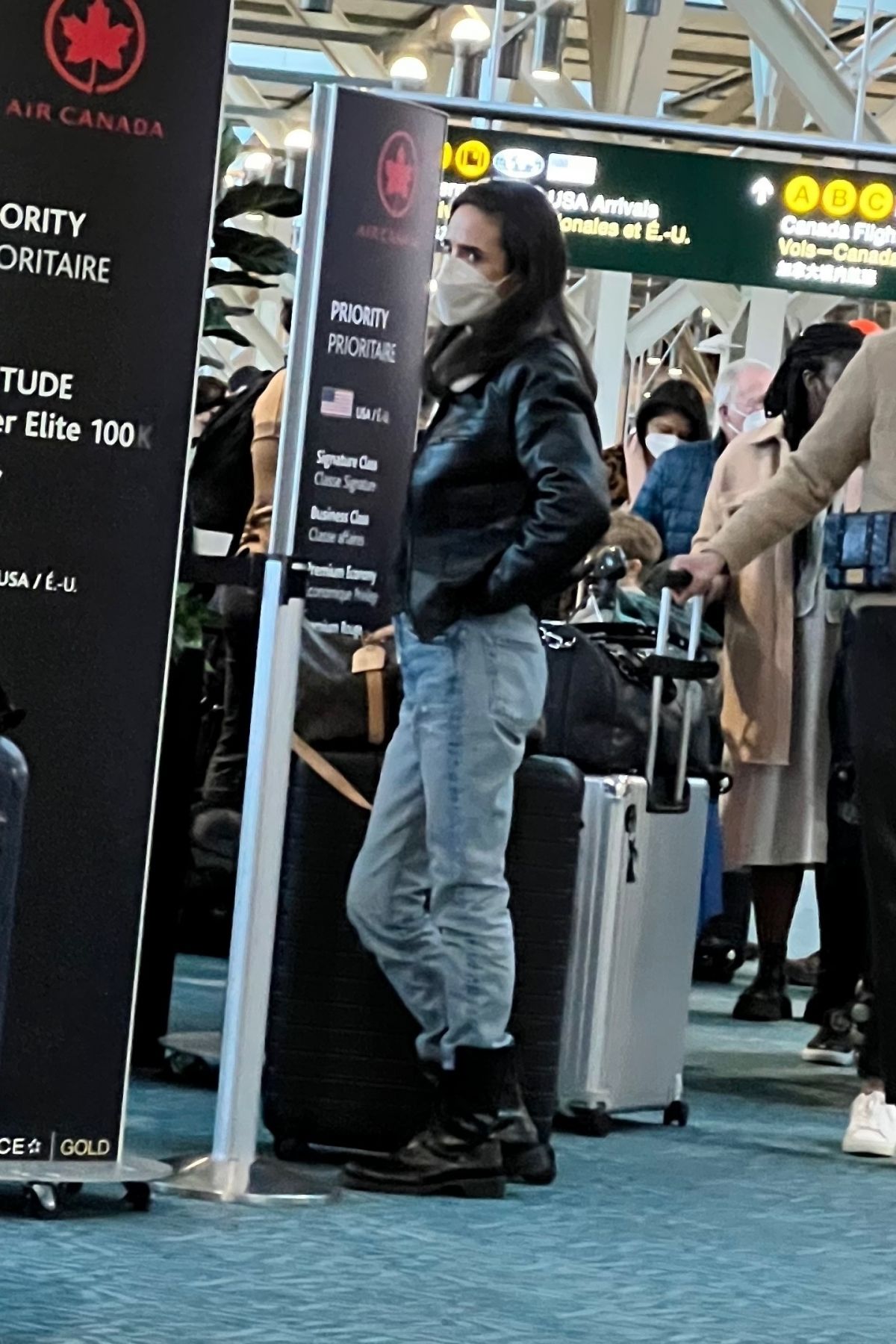 Jennifer Connelly at LAX Airport, November 2015 • CelebMafia