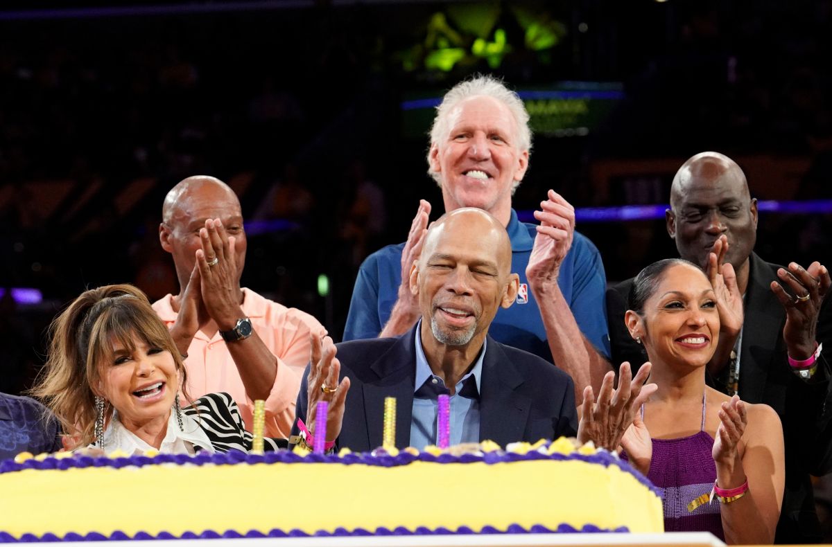 LA Lakers Kareem Abdul-Jabbar 75th Bday Crypto.com Arena 4/8/22