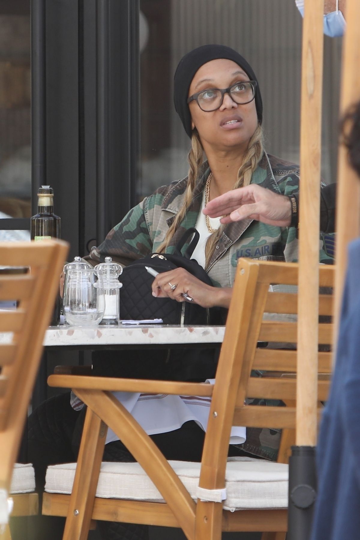 TYRA BANKS Out for Lunch at Angelini Ristorante & Bar in Pacific Palisades  04/20/2022 – HawtCelebs