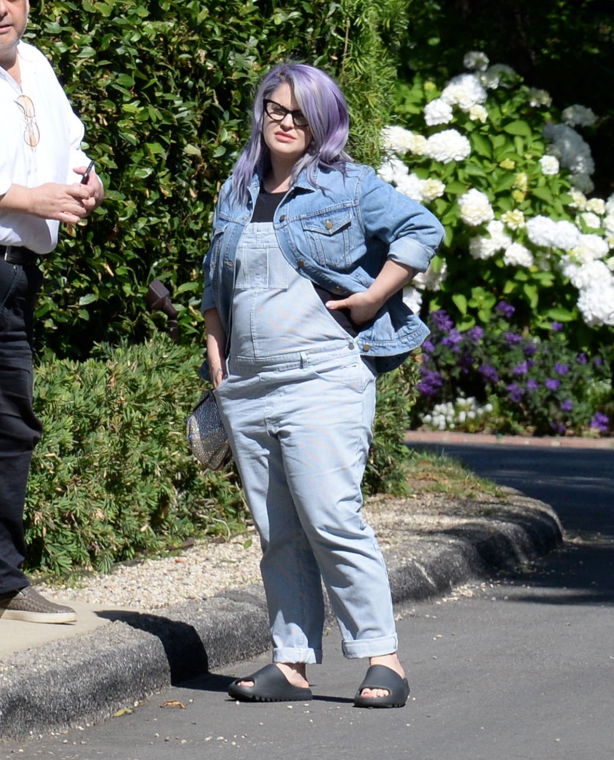 Pregnant KELLY OSBOURNE Out House Hunting in Los Angeles 05/26/2022