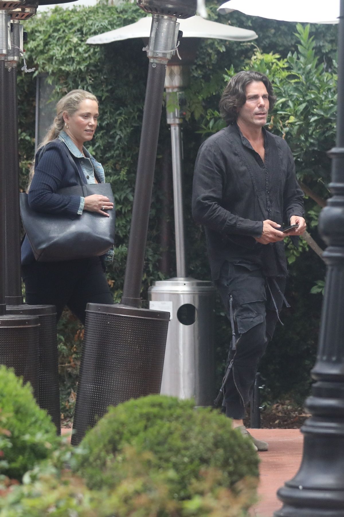 ELIZABETH BERKLEY And Greg Lauren Out For Lunch In Pacific Palisades HawtCelebs