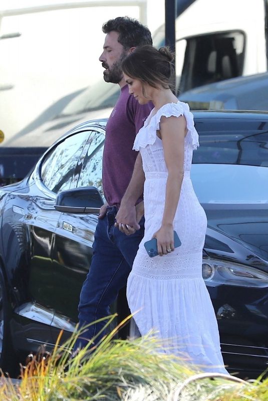 JENNIFER LOPEZ and Ben Affleck Leaves Set of His Untitled Nike Project in Los Angeles 06/17/2022