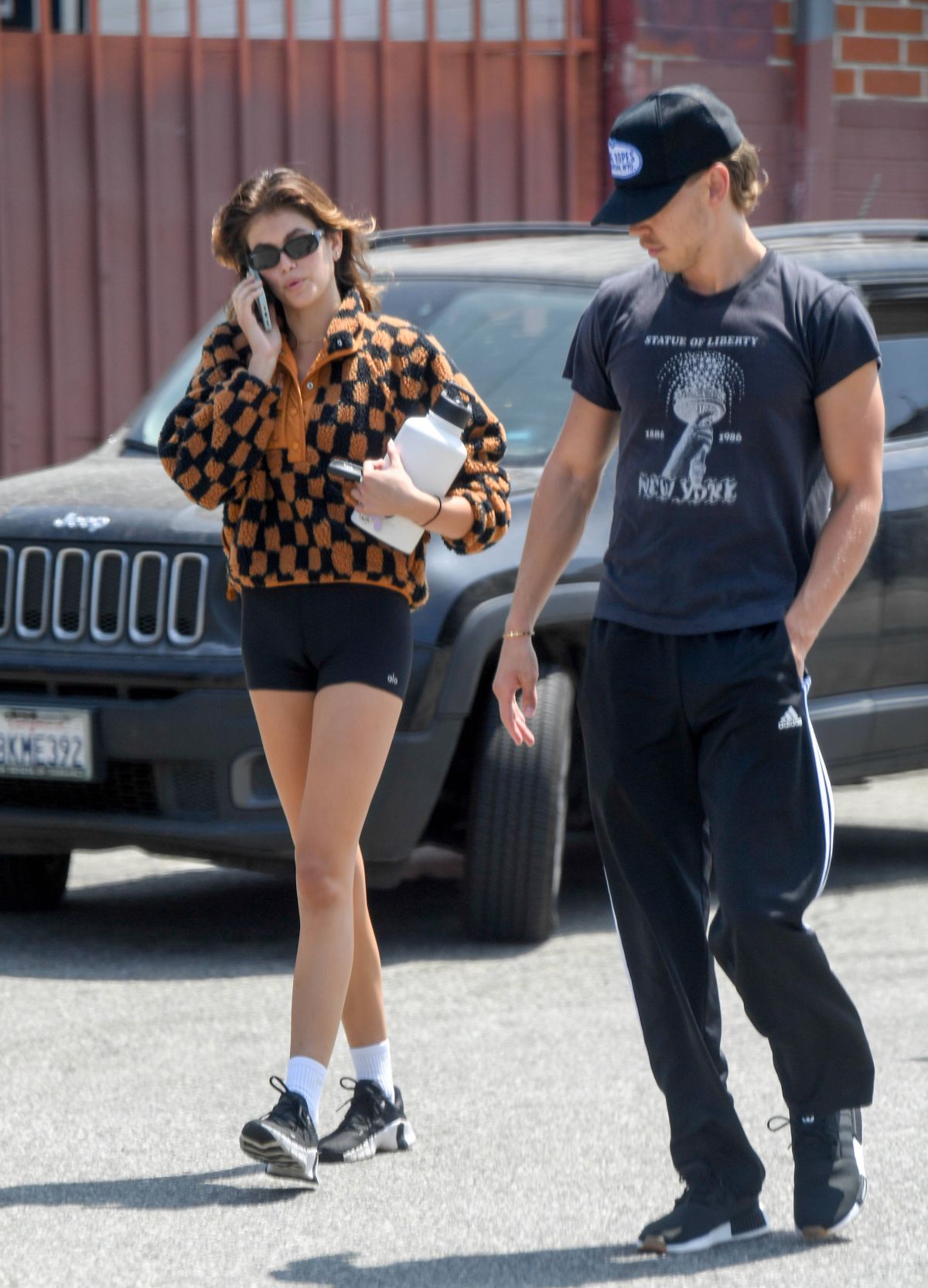 KAIA GERBER and Austin Butler Leaves a Gym in Los Angeles 06/08/2022 ...