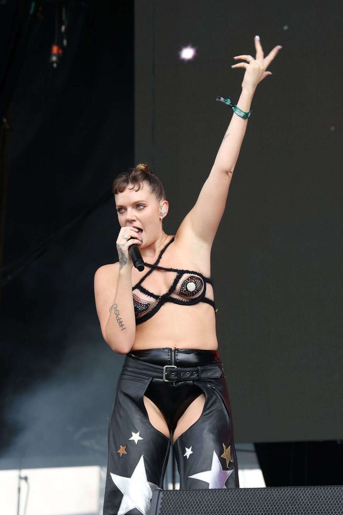 Tove lo thong