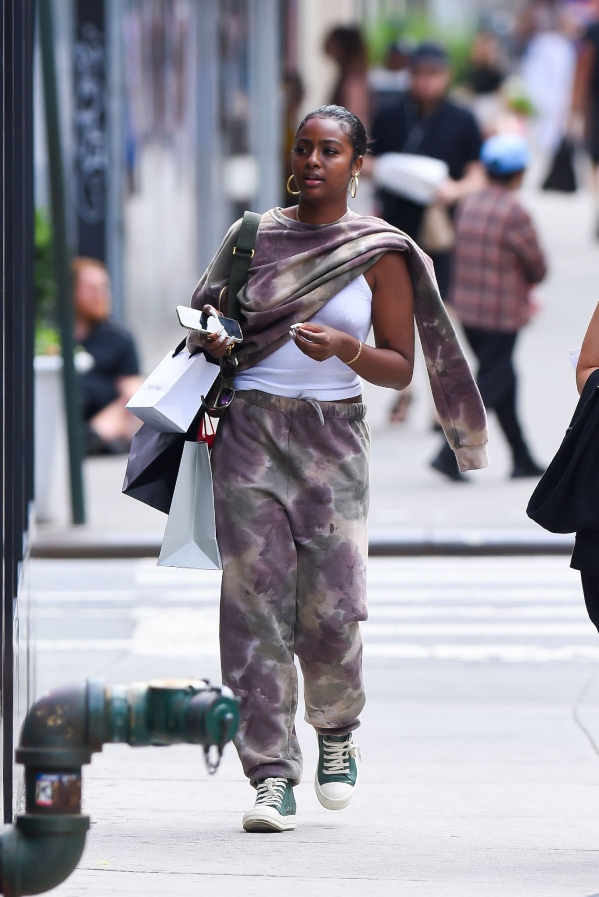 JUSTINE SKYE Out Shopping in New York 08/17/2022 – HawtCelebs