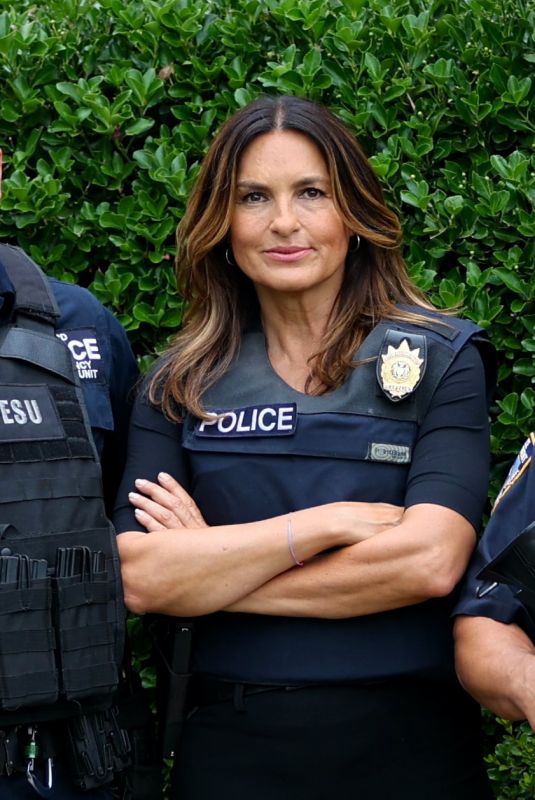 MARISKA HARGITAY on the Set of Law and Order: Special Victims Unit in Queens 08/22/2022