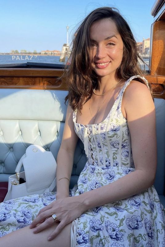 Ana De Armas At A Photoshoot In Venice September 2022 Hawtcelebs 4193