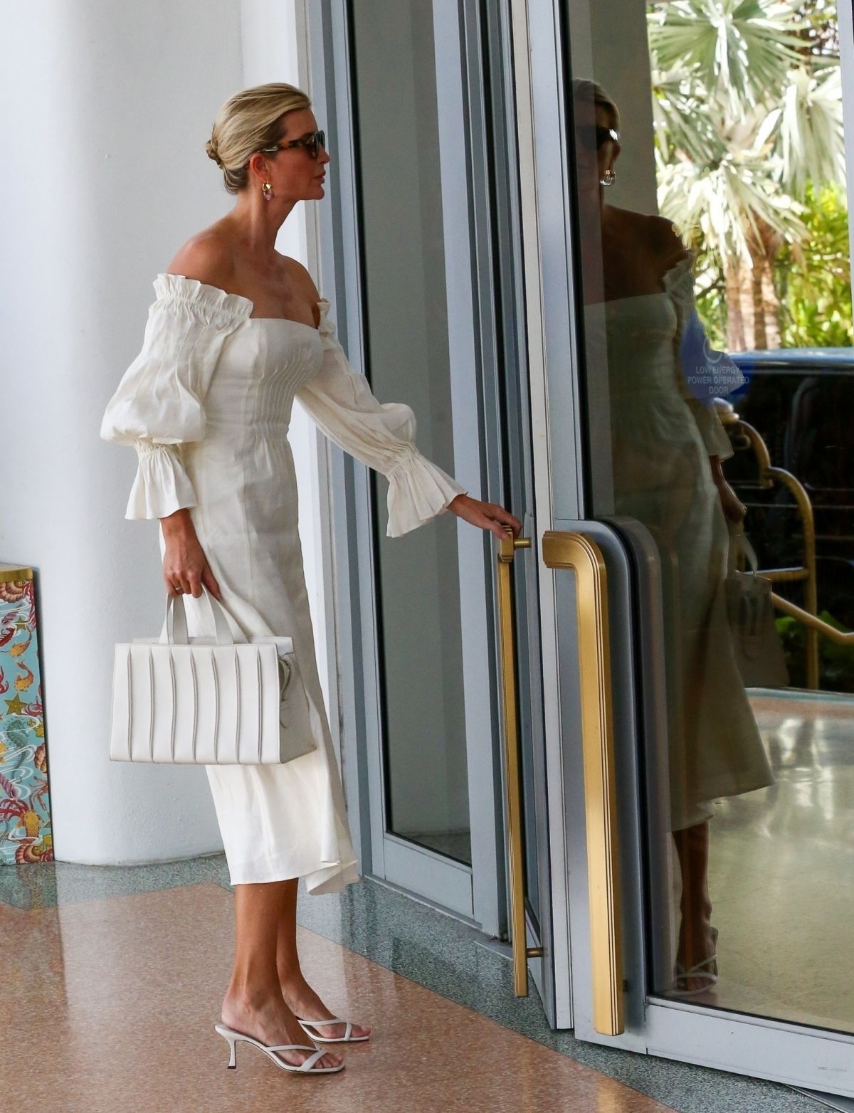 IVANKA TRUMP Out for Lunch with Friends in Miami Beach 09/02/2022.