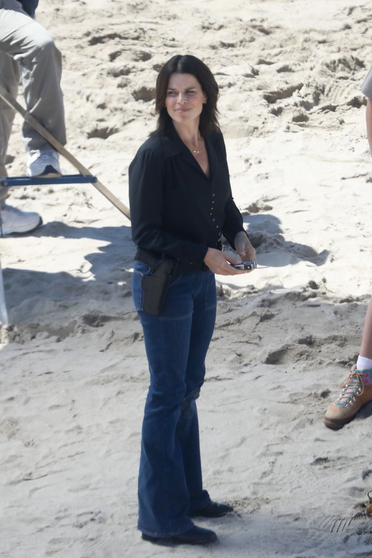 Neve Campbell Filming Scenes At A Beach In Malibu 09202022 Hawtcelebs 7186