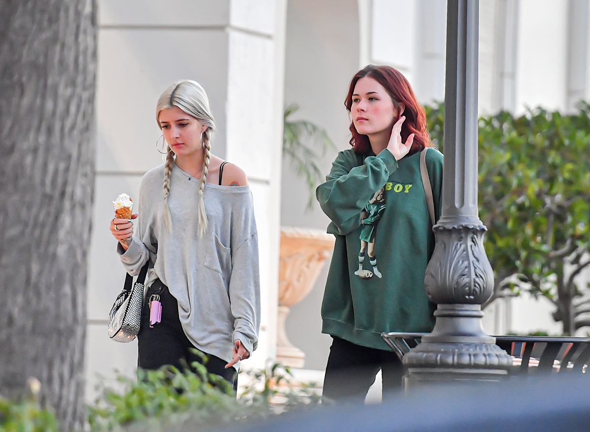 SAMI SHEEN Out for Ice Cream with a Friend in Calabasas 09/01/2022.