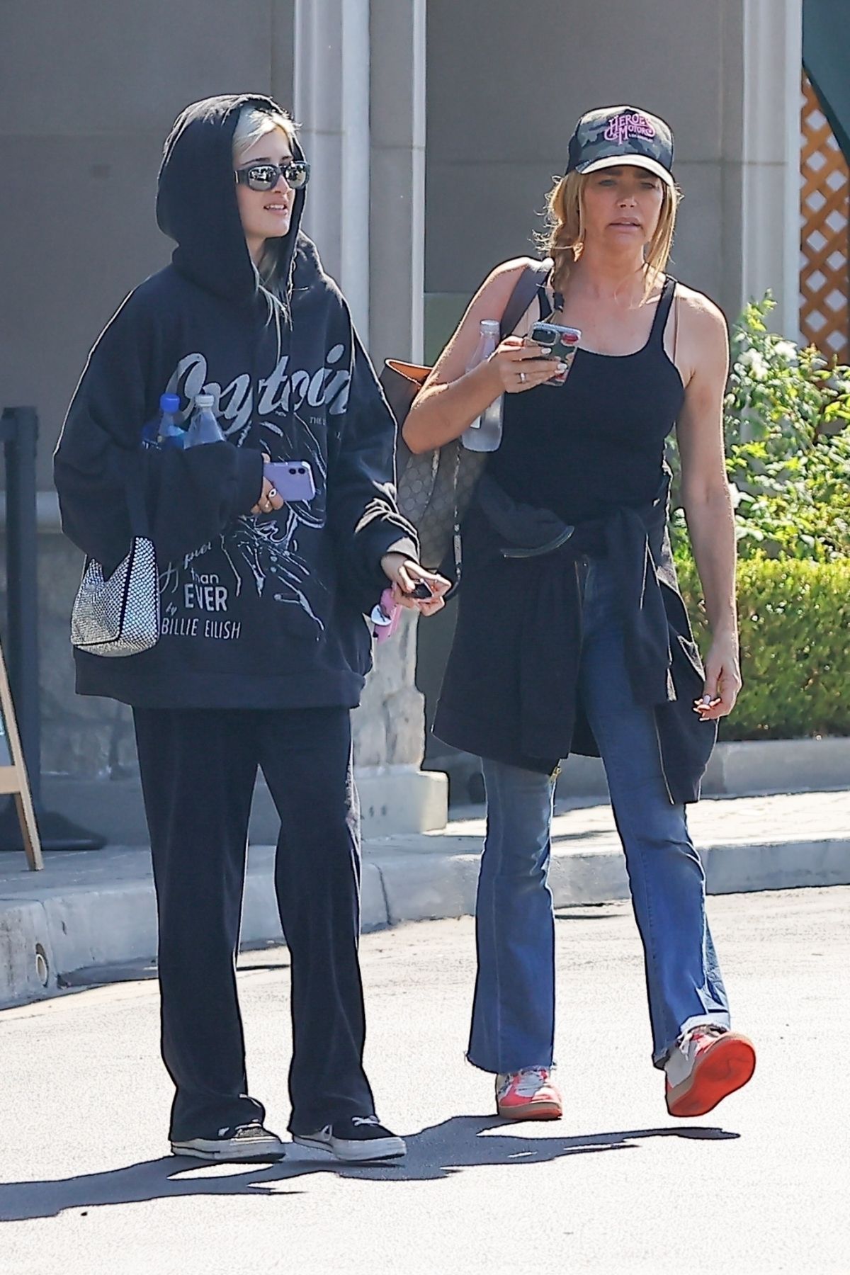 SAMI SHEEN and DENISE RICHARDS Out for Lunch in Calabasas 09/30/2022 ...